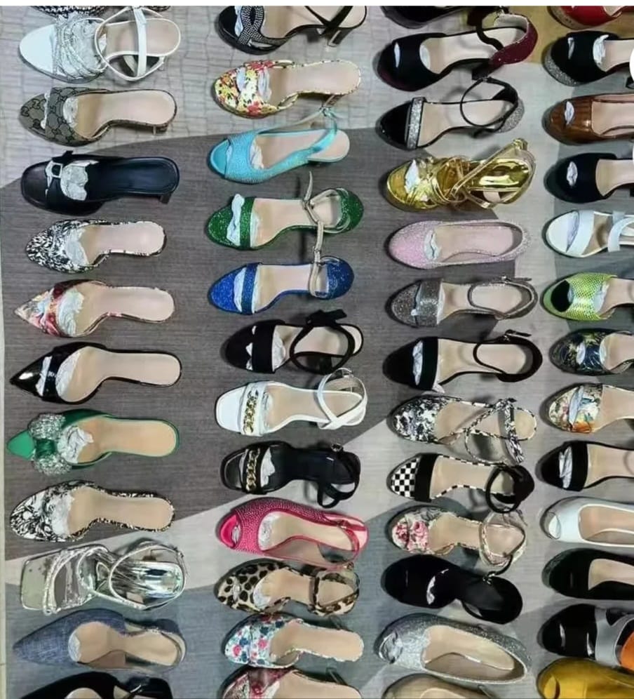 Wholesales  Shoes 100/ Pairs